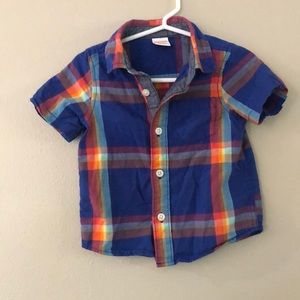 Short sleeved button down shirt *12-18 months